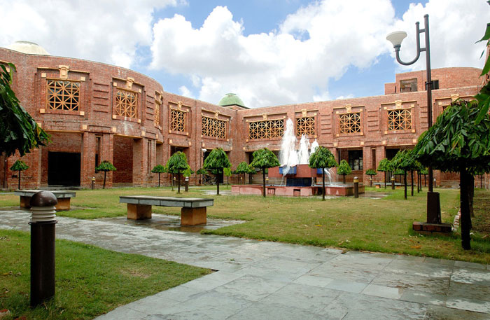 IIM Lucknow (IIML) - campus
