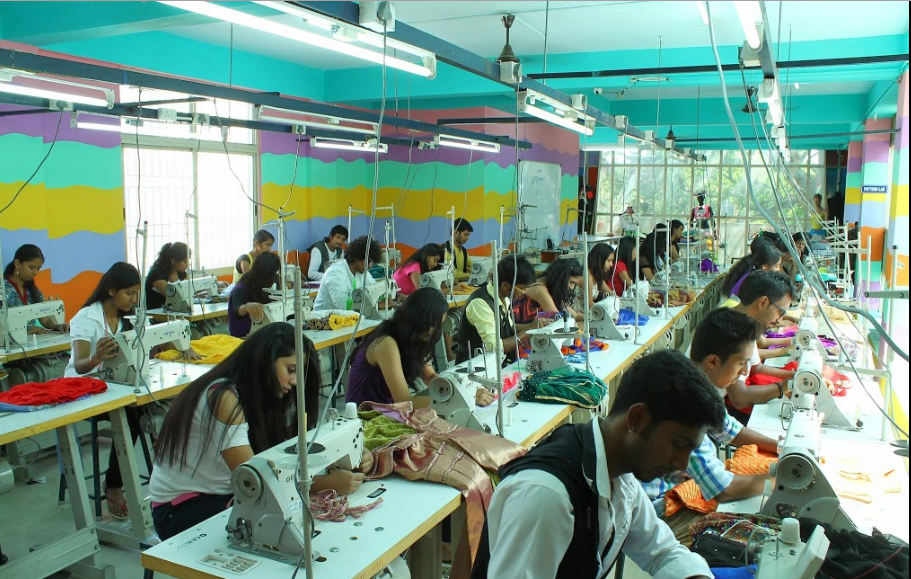 Indian Institute of Fashion Technology - labs