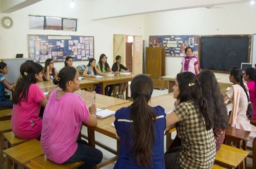 Institute of Home Economics, University of Delhi - classroom