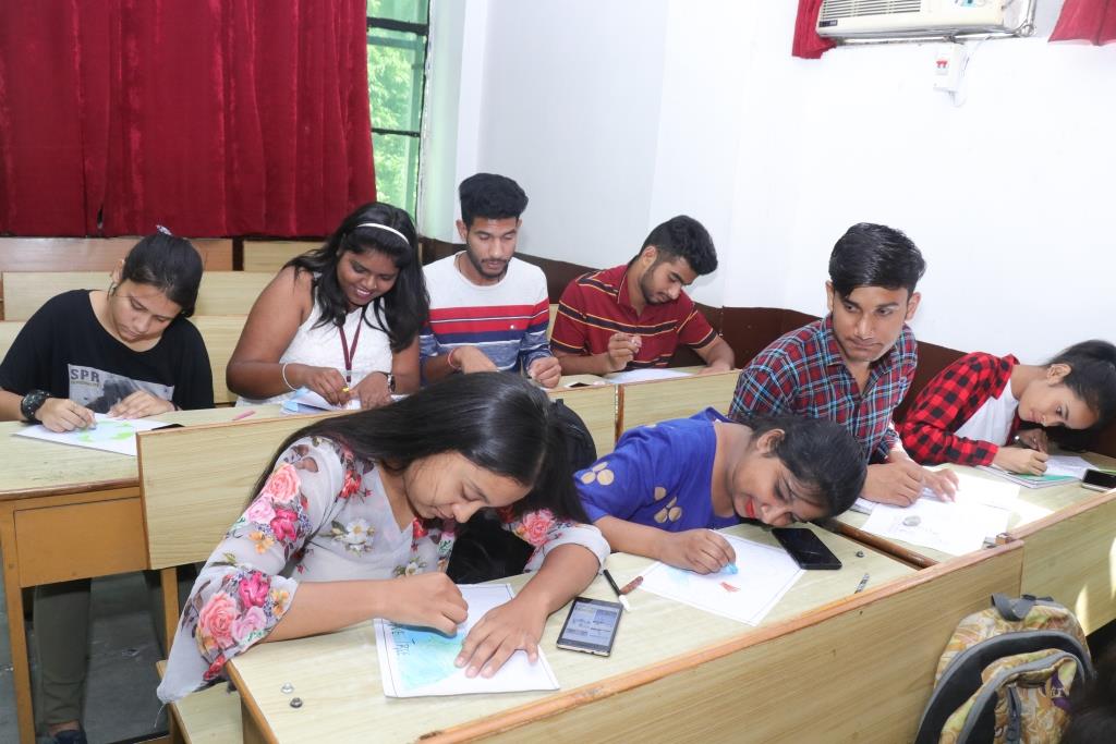 ITM Dehradun - classroom