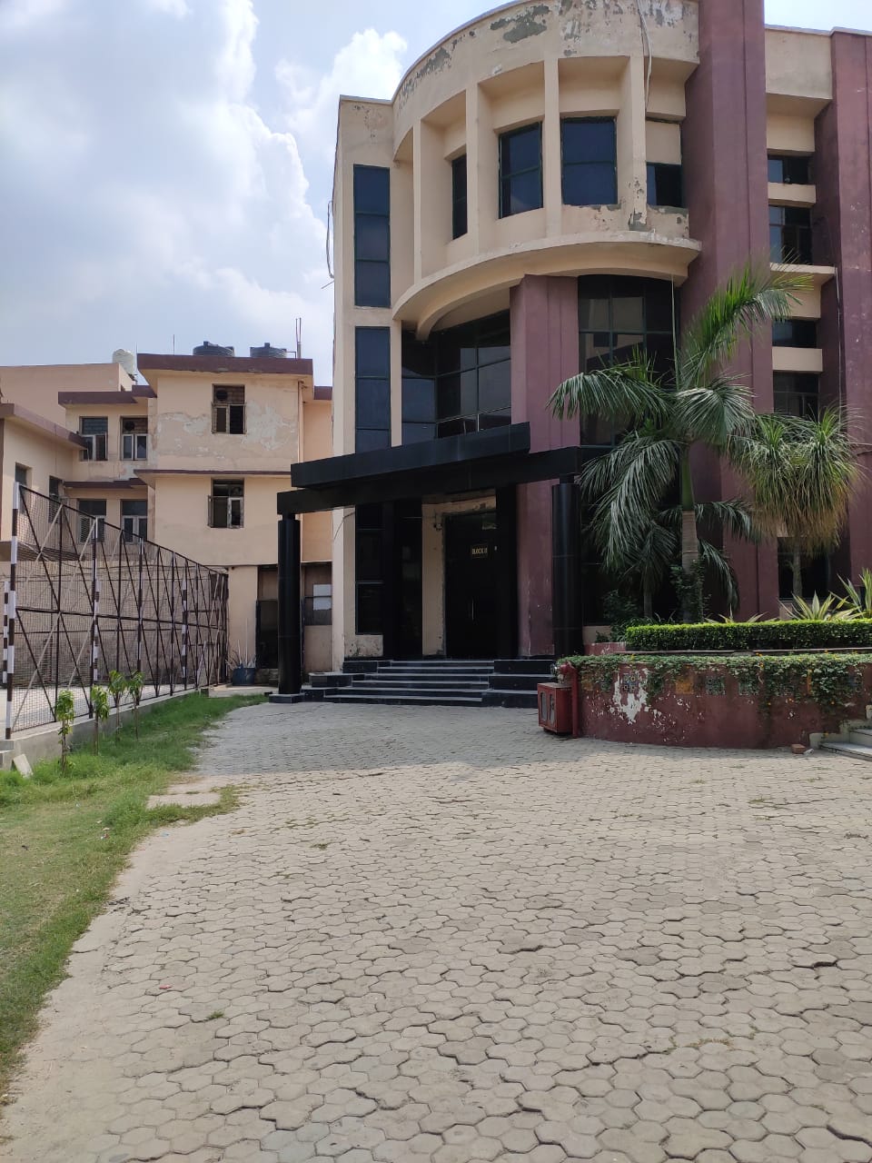 ITS - Institute of Technology and Science - campus