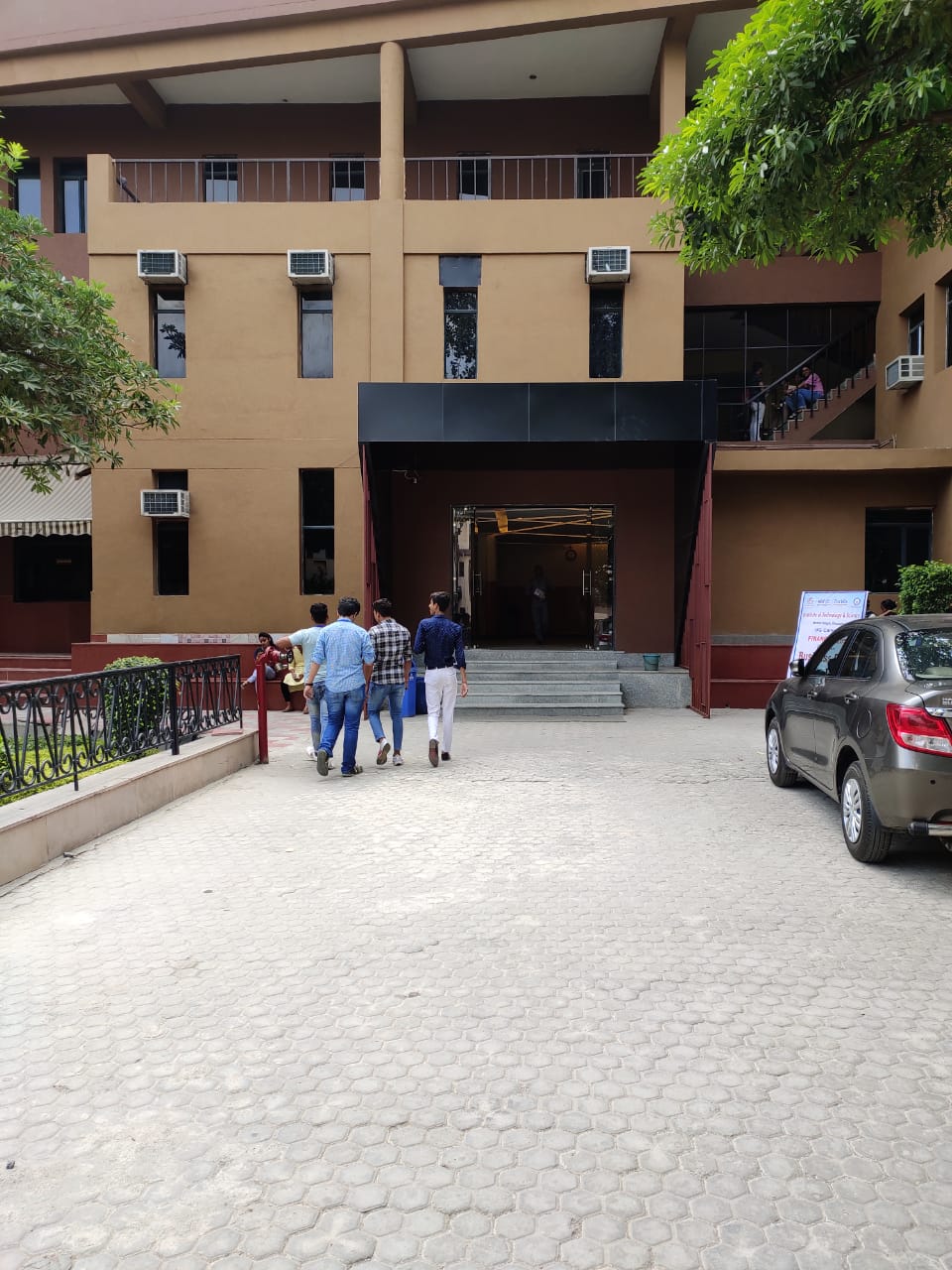 ITS - Institute of Technology and Science - campus