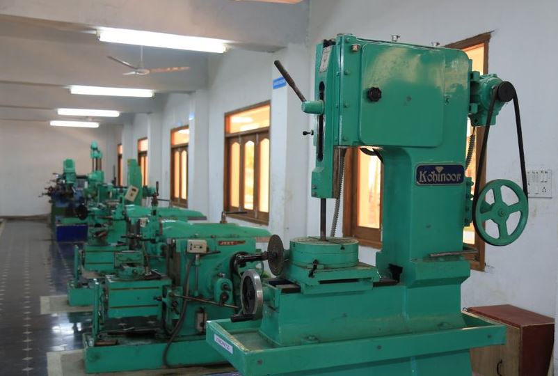 Jeppiaar Institute of Technology - labs