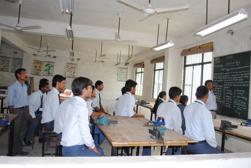 Kashi Institute of Technology - labs