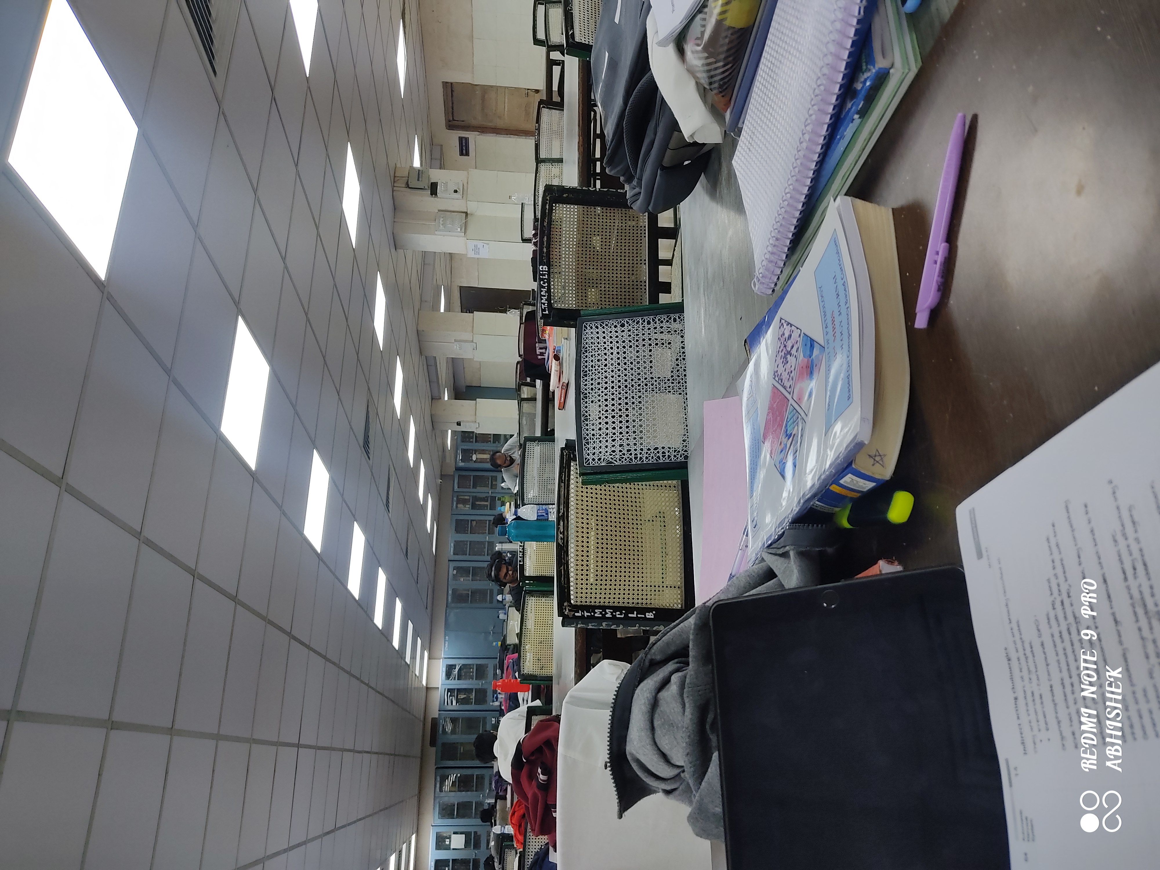 Lokmanya Tilak Municipal Medical College - library