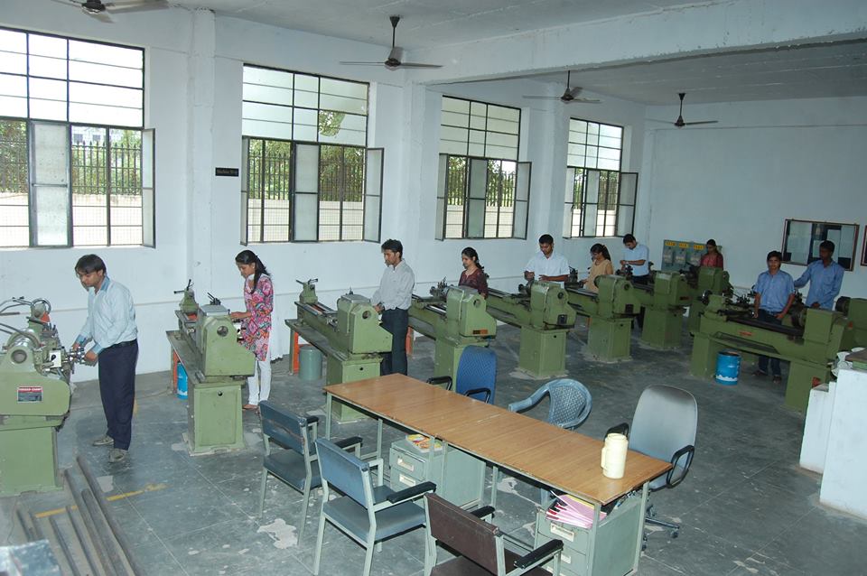 Maharishi Arvind Institute of Engineering and Technology - labs