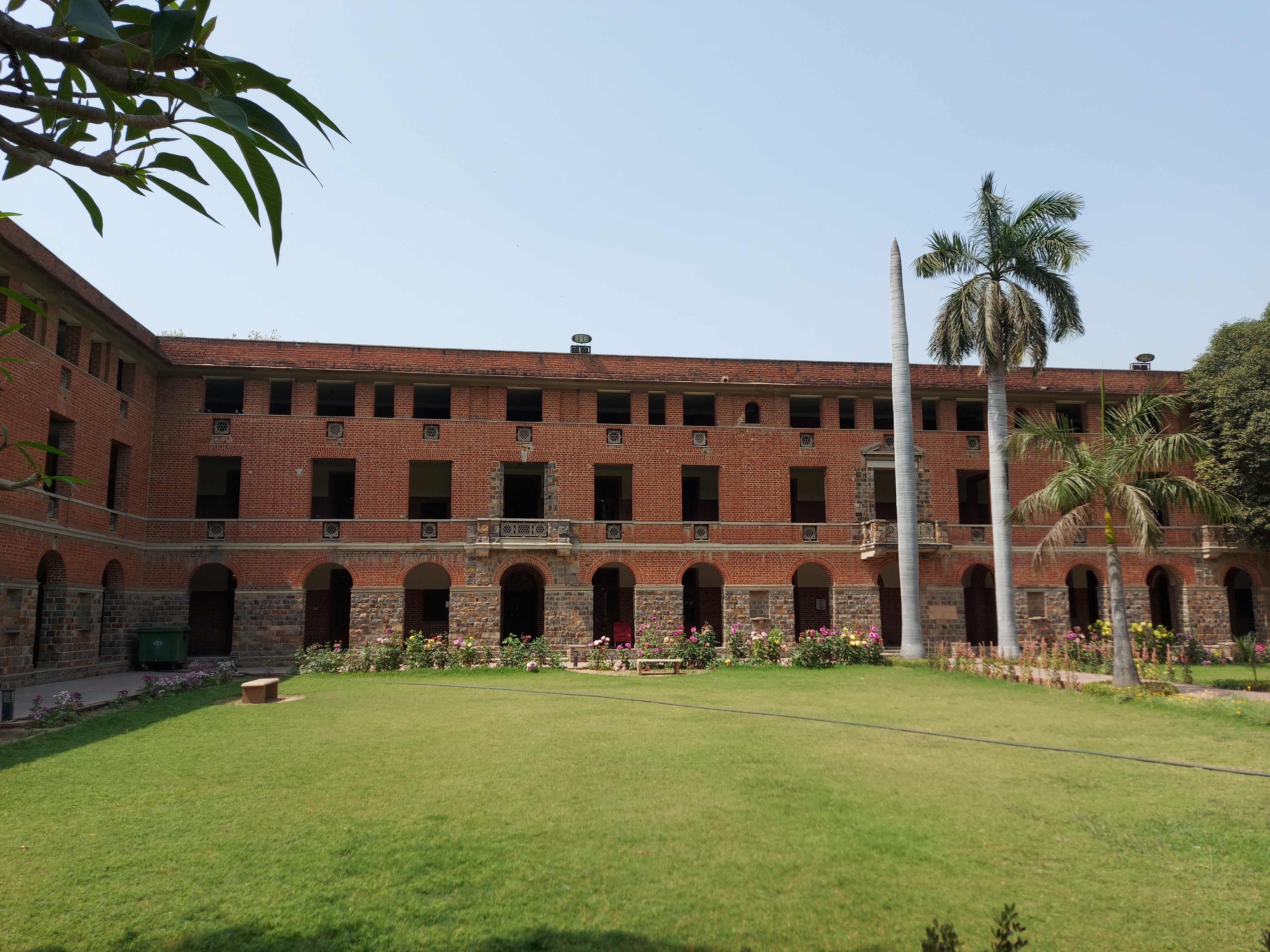 Miranda House New Delhi - campus