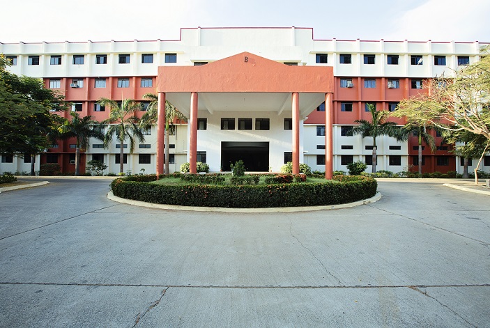 Rajalakshmi Engineering College - campus
