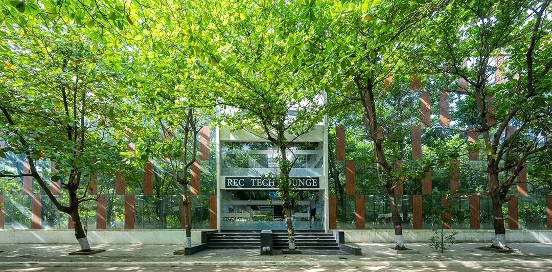 Rajalakshmi Engineering College - campus