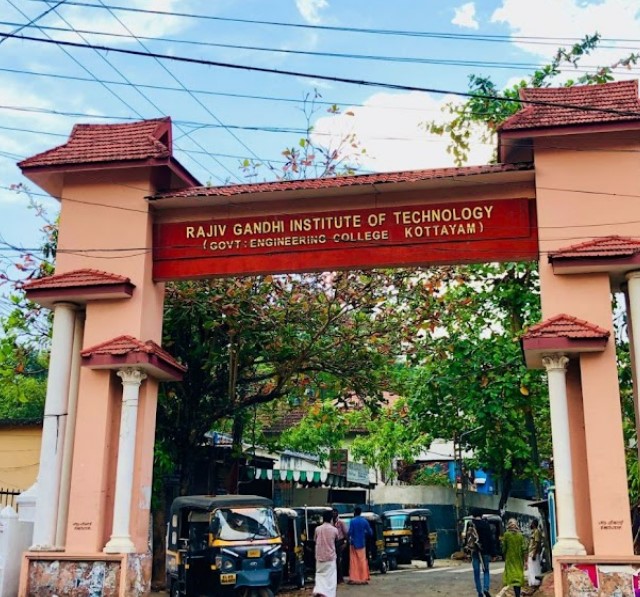 Rajiv Gandhi Institute of Technology, Kerala - entrance