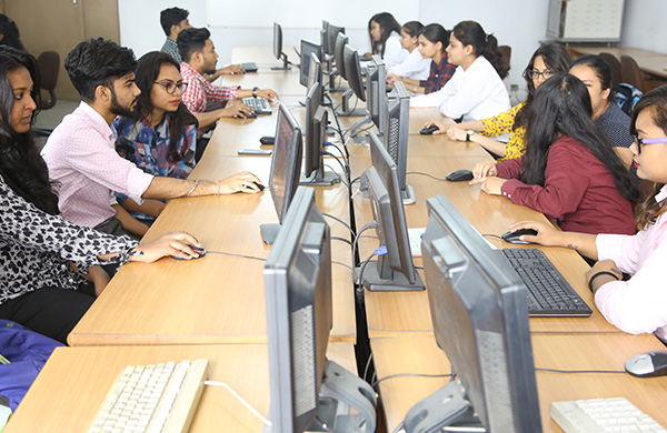 Apeejay Institute of Mass Communication (AIMC) - labs