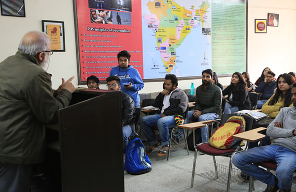 Apeejay Institute of Mass Communication (AIMC) - classroom