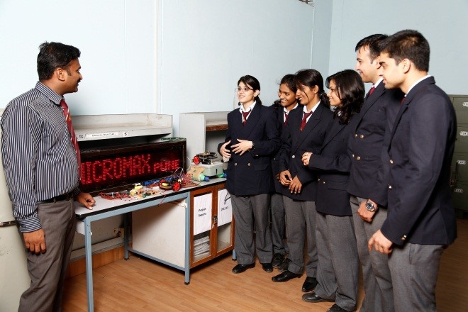 Army Institute of Technology - labs