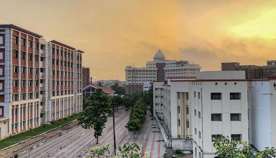 Babu Banarasi Das National Institute of Technology and Management - campus