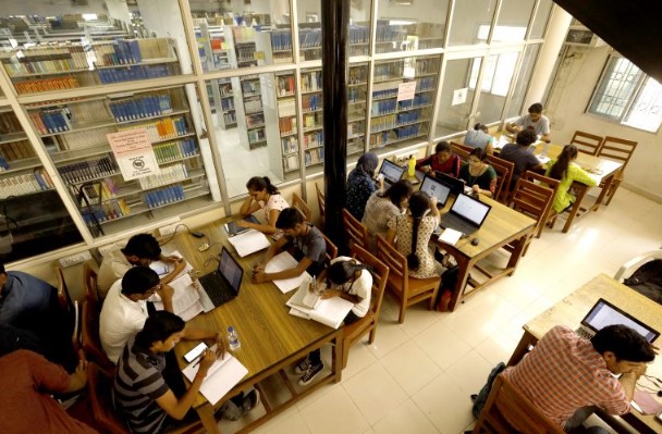Chaitanya Bharathi Institute of Technology, Hyderabad - library