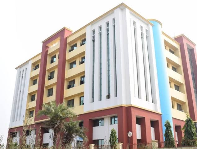 CPJ College - campus