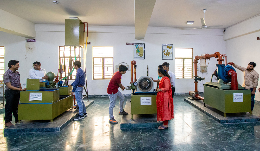 Dronacharya Group of Institutions - labs