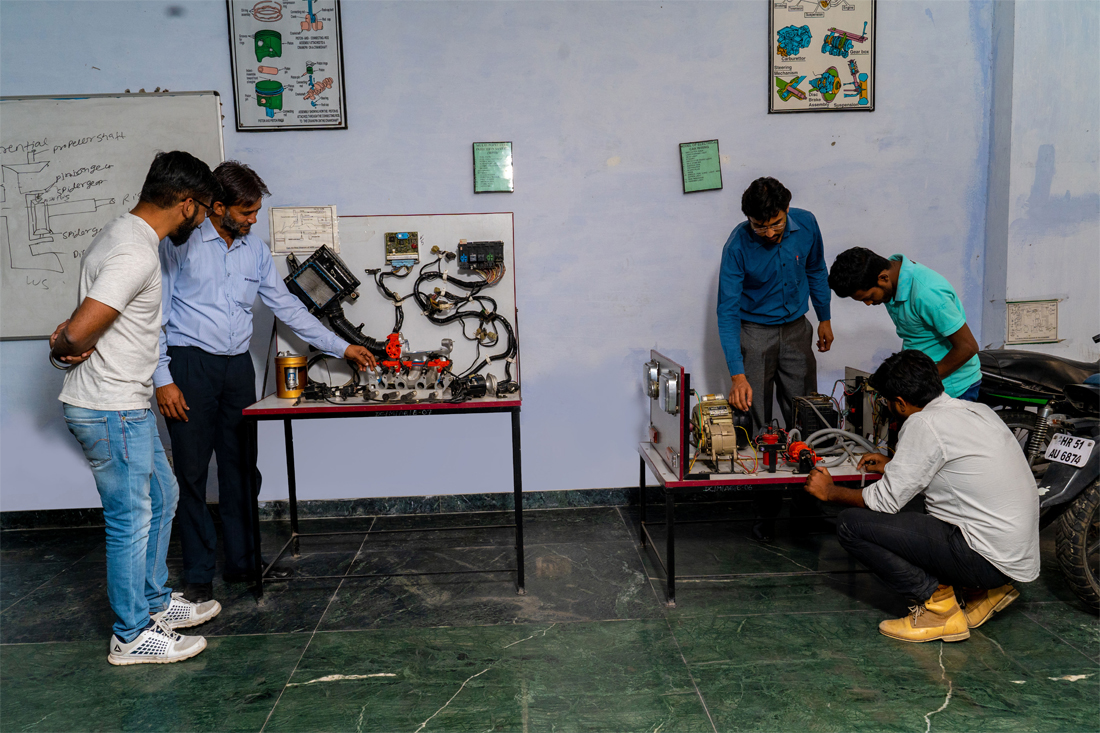 Dronacharya Group of Institutions - labs