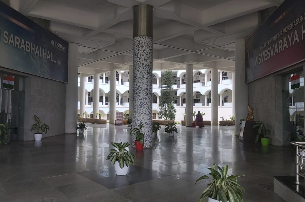 Vignan's Institute of Information Technology - campus