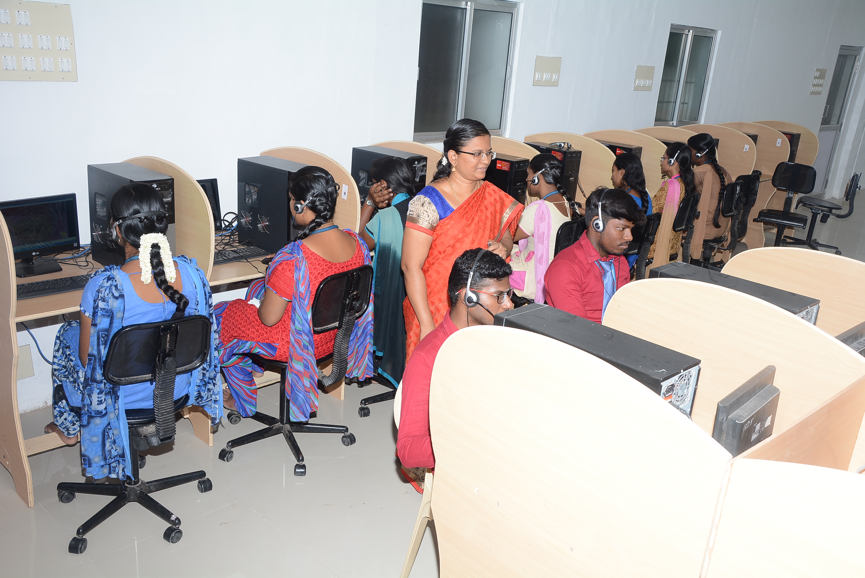 Virudhunagar Hindu Nadars' Senthikumara Nadar College - labs