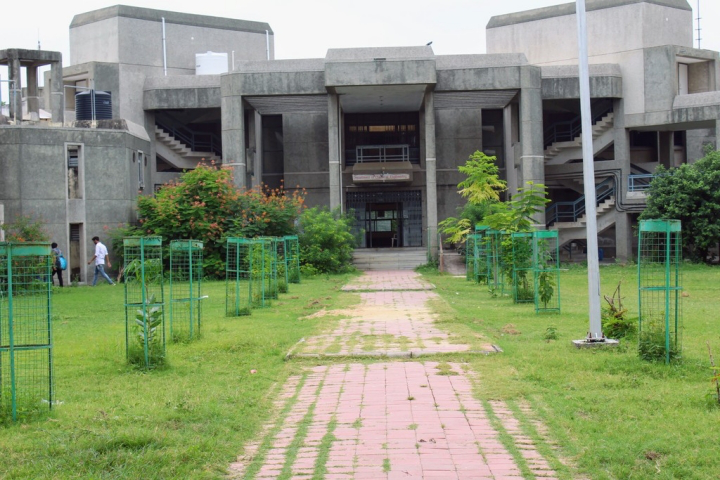 Vishwakarma Government Engineering College - campus