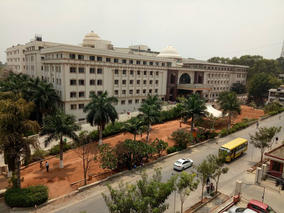 Vydehi Institute of Medical Sciences and Research Centre - campus
