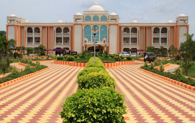 Acharya Nagarjuna University - entrance