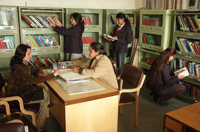 Adikavi Nannaya University - library