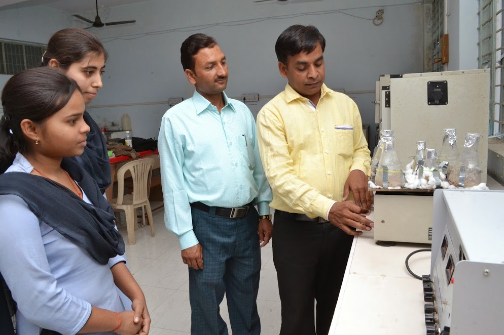 AKS University - labs