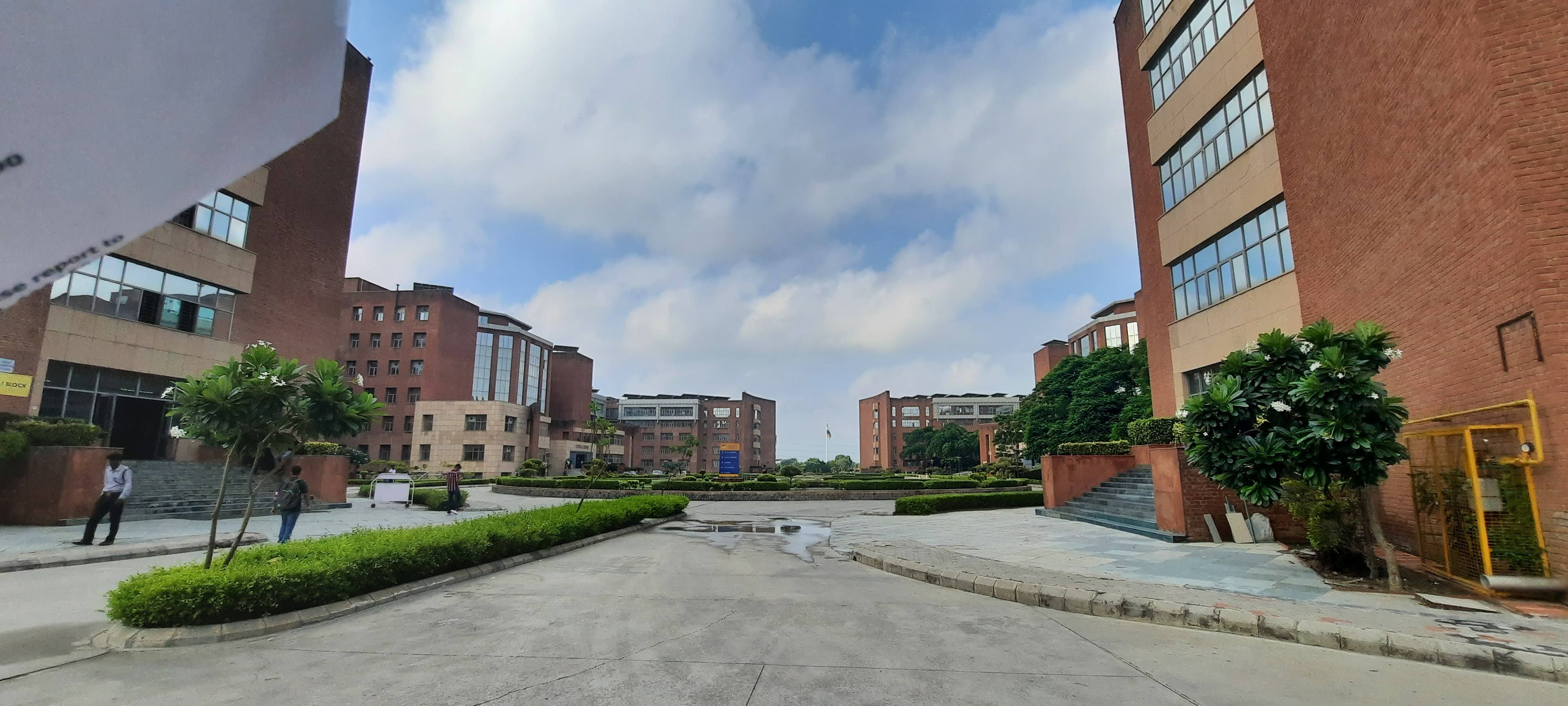 Amity University Noida - campus
