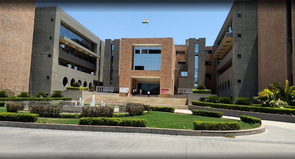 Atmiya University - main