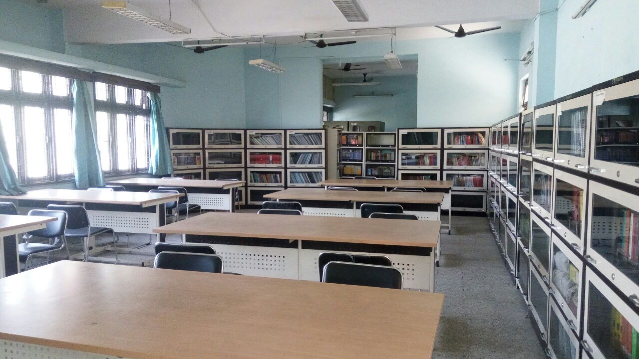 Devi Ahilya Vishwavidyalaya - library