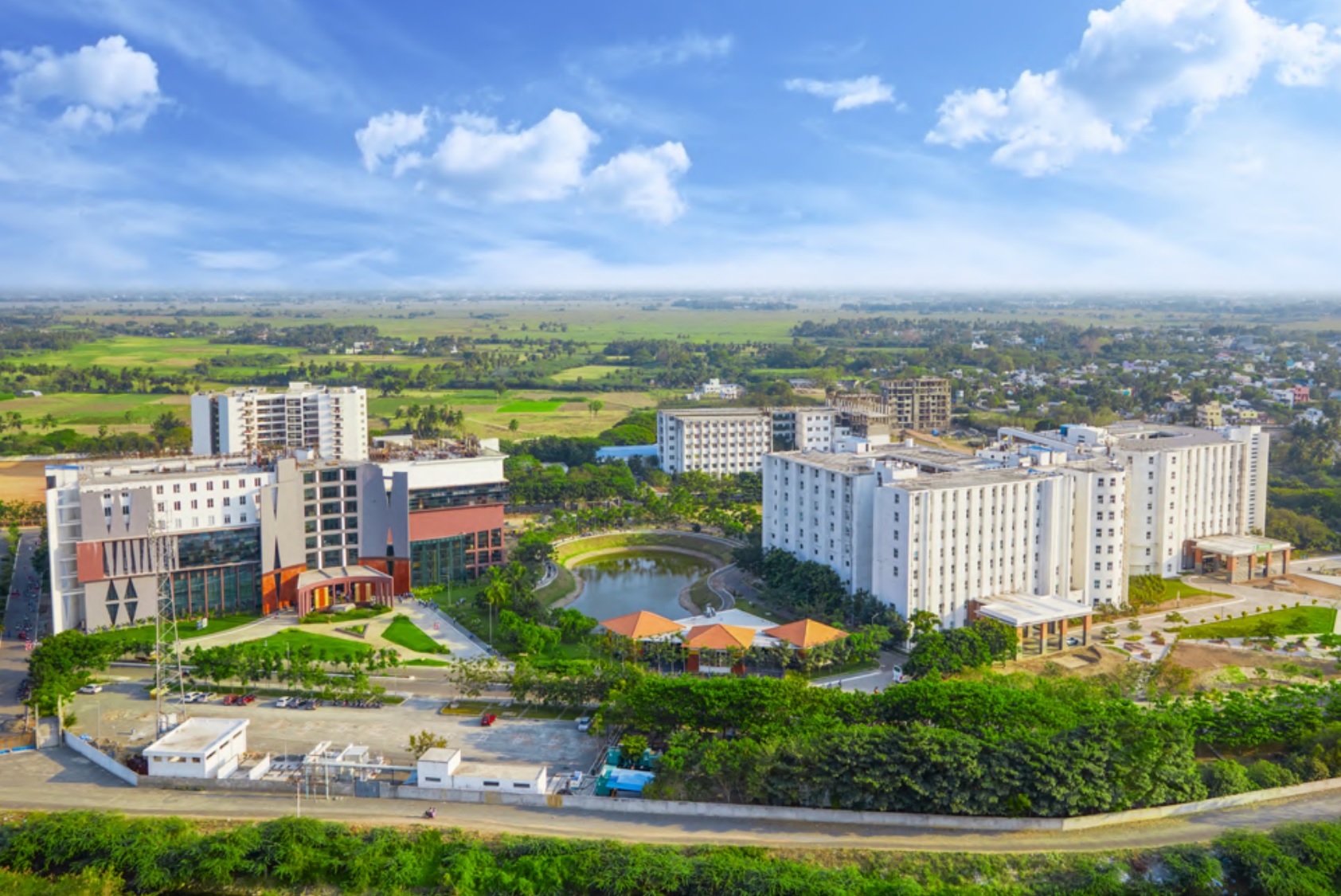 Dhanalakshmi Srinivasan University - campus