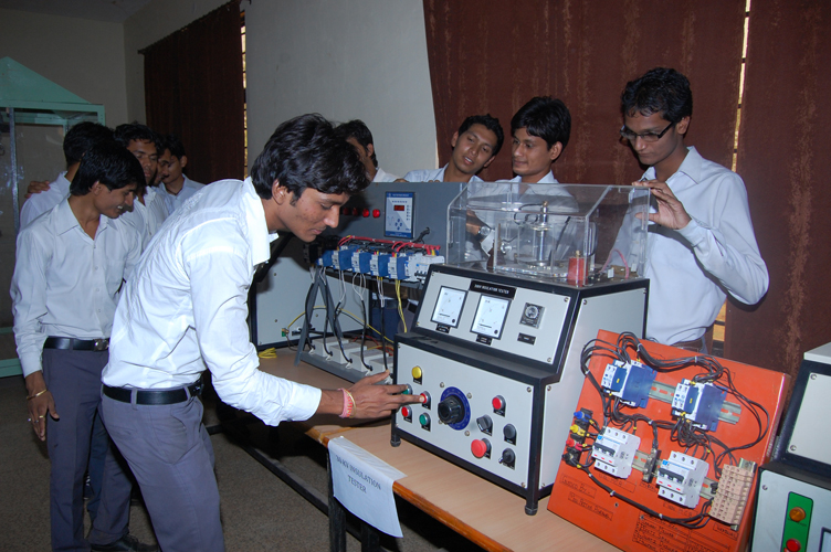 Dr CV Raman University Bilaspur - labs