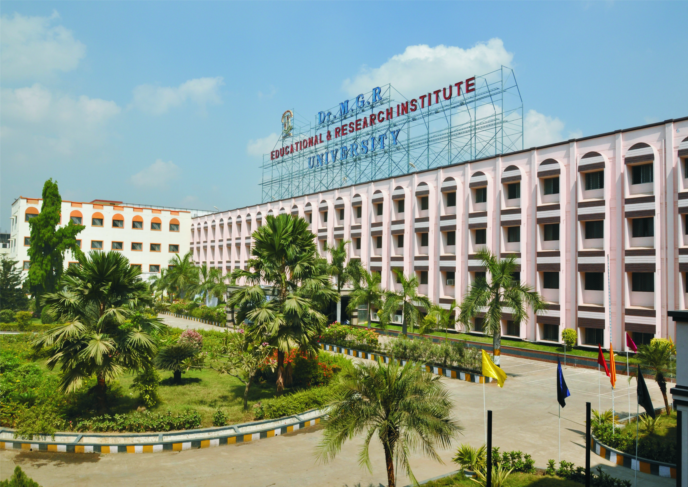Dr MGR Educational and Research Institute - campus