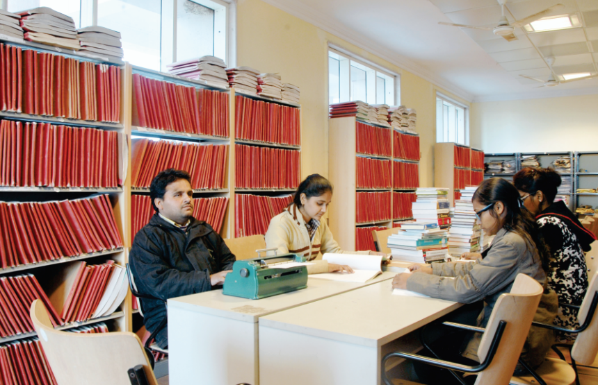 Dr. Shakuntala Misra National Rehabilitation University - library
