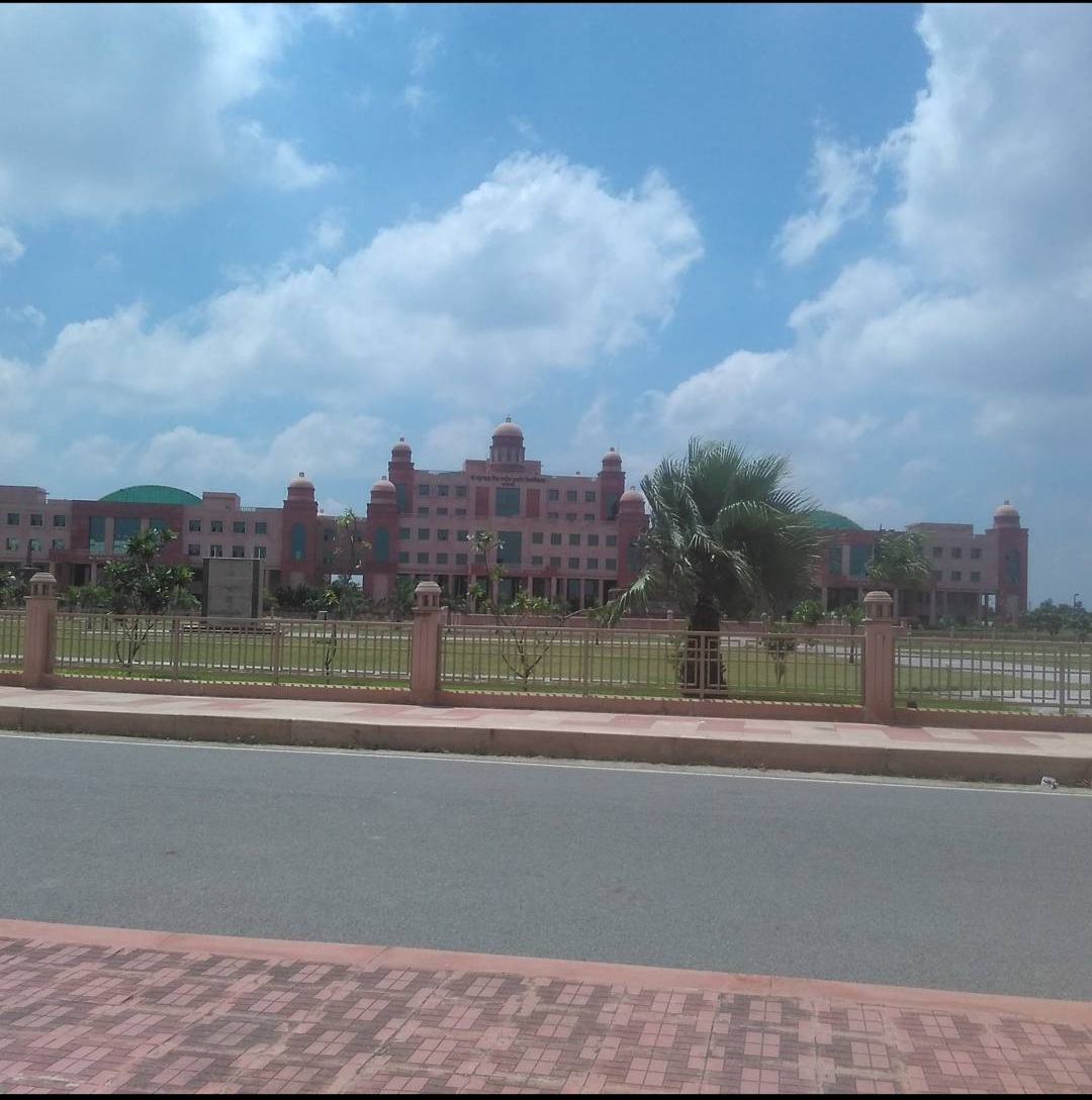 Dr. Shakuntala Misra National Rehabilitation University - campus