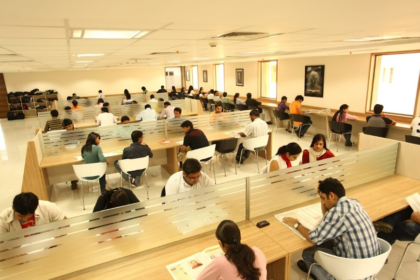 GD Goenka University - library
