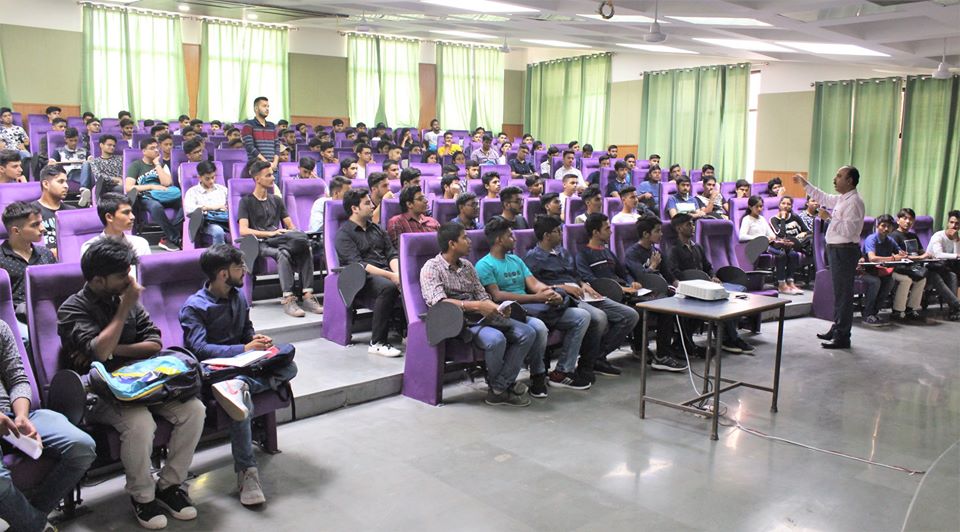 Graphic Era Hill University - auditorium