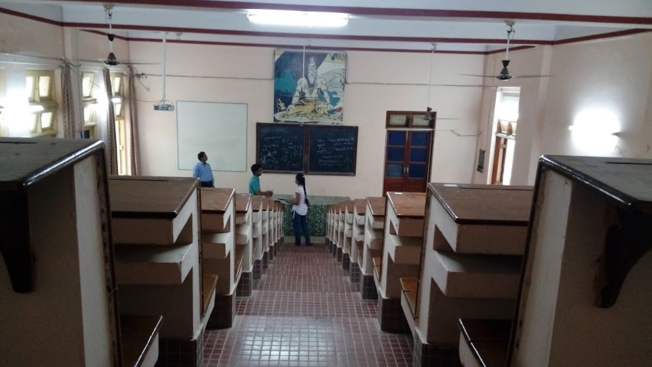Gujarat Ayurveda University - lecture