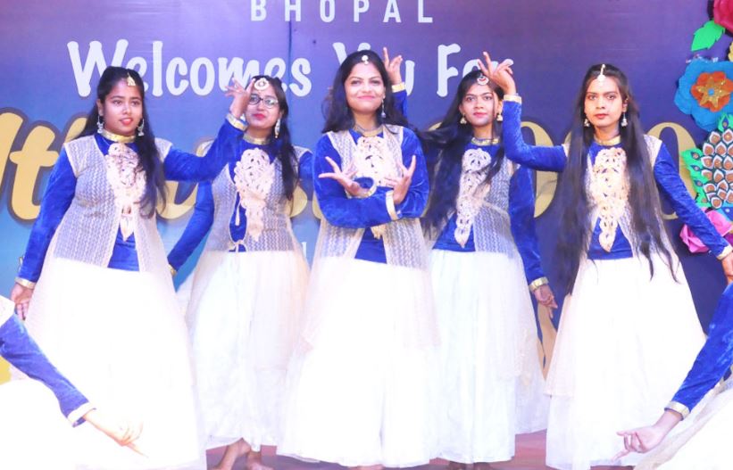 IES University - fest