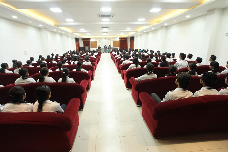 Invertis University - seminar