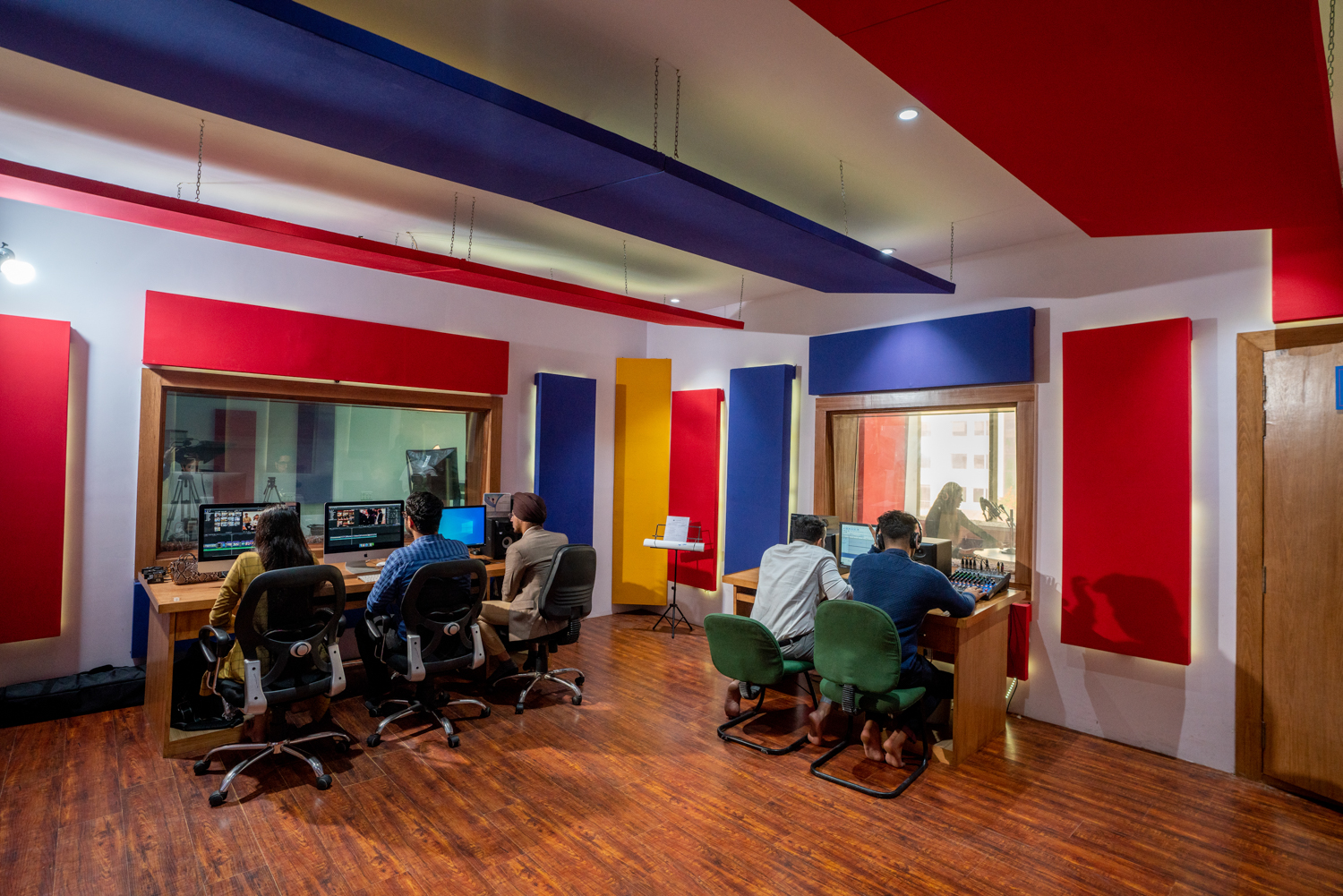 KR Mangalam University - labs