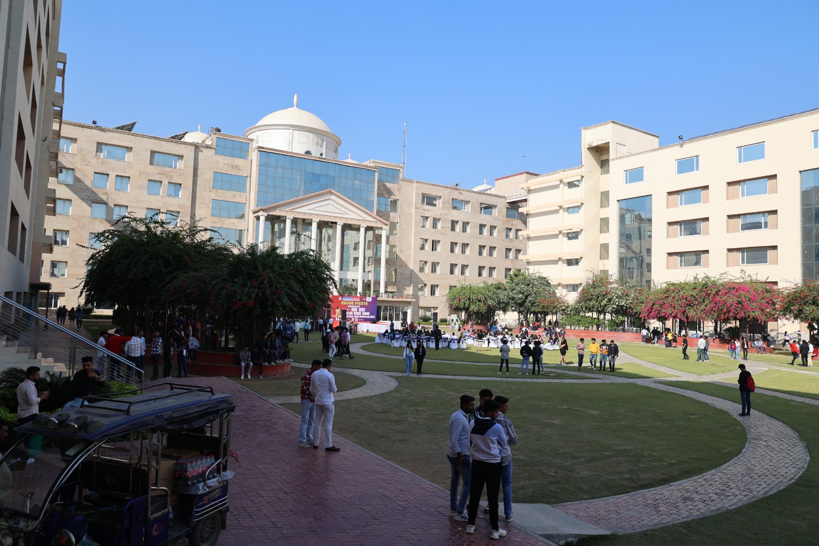 KR Mangalam University - campus