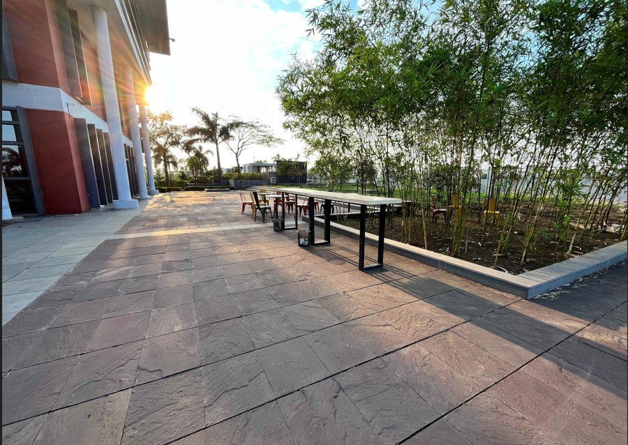 KK Modi University - campus