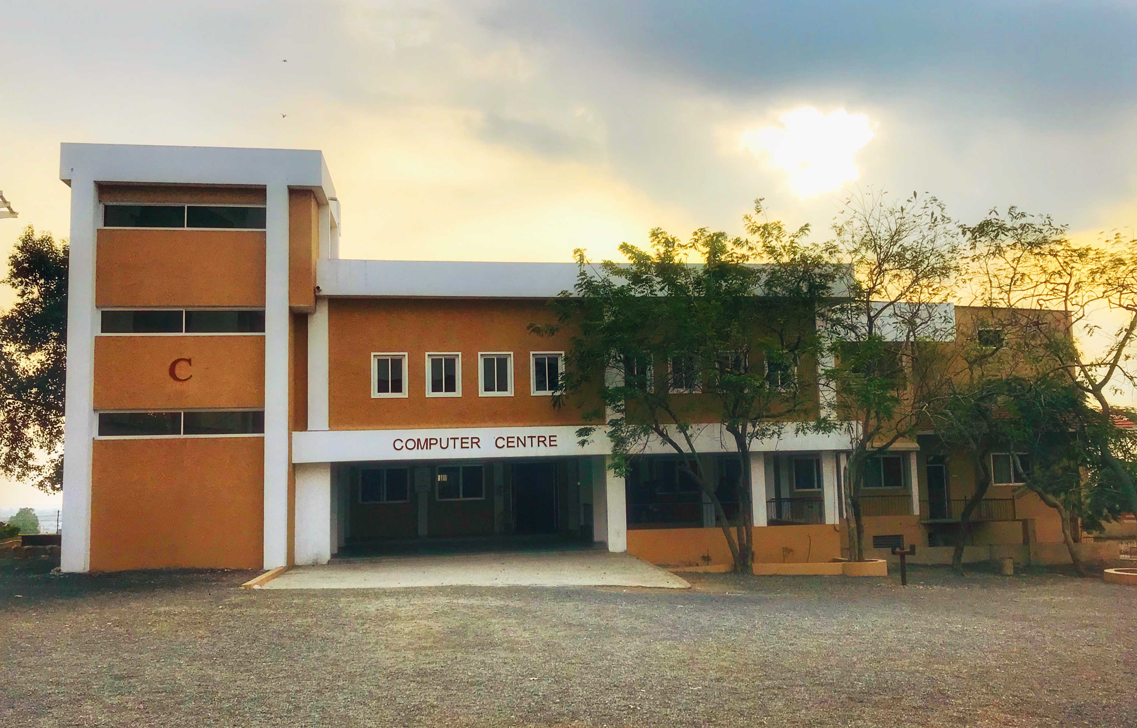 Medi-Caps University - labs