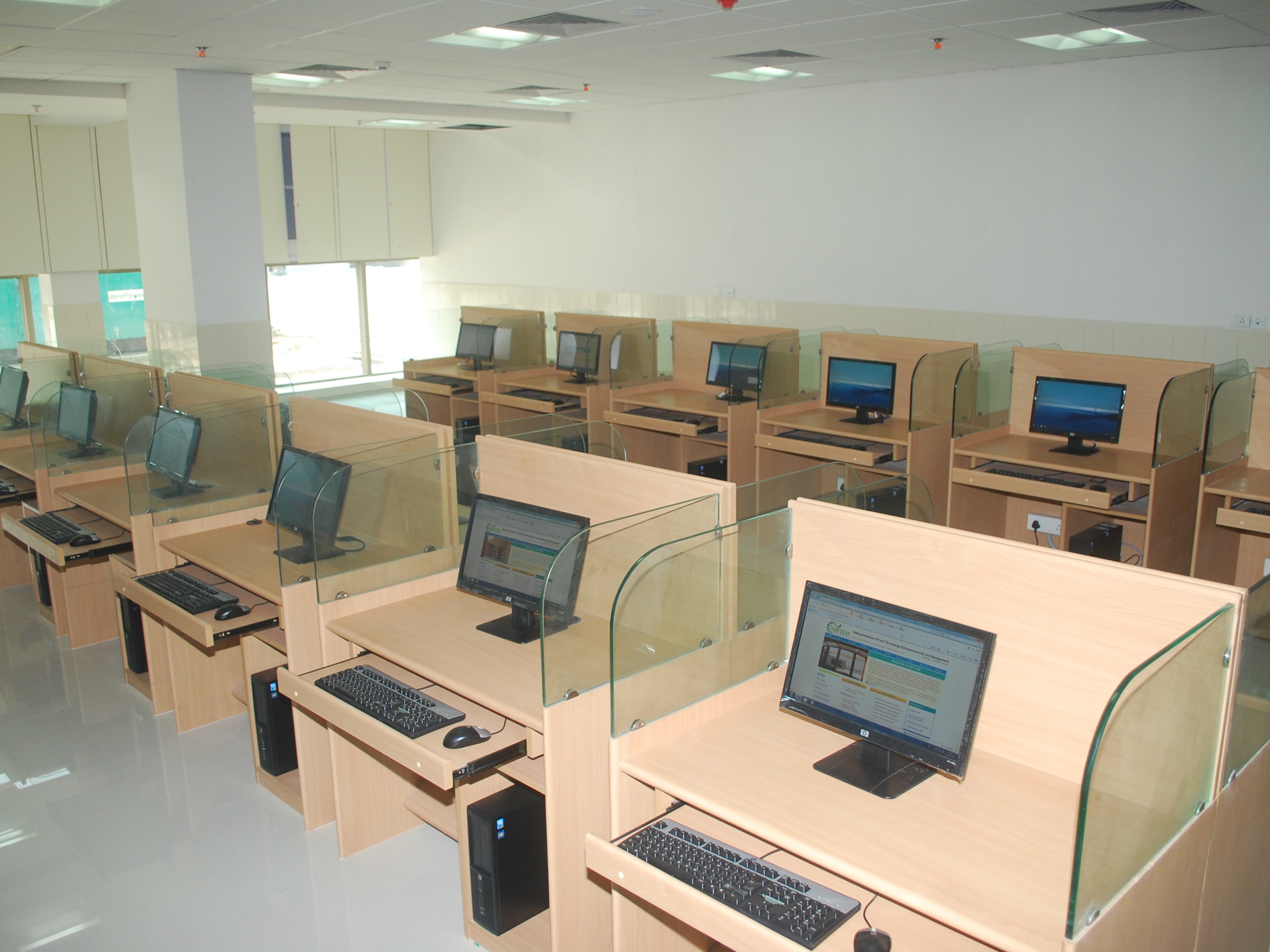 NIFTEM - National Institute of Food Technology Entrepreneurship and Management - labs