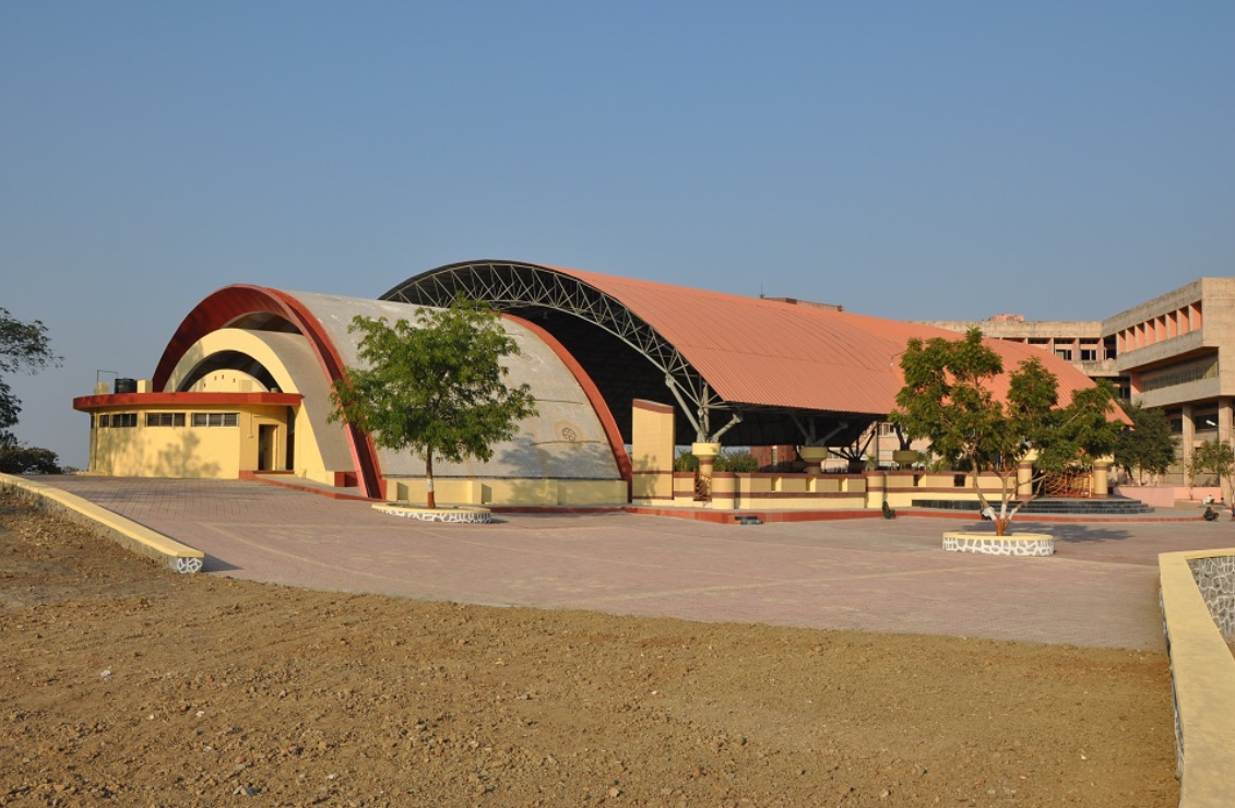Kavayitri Bahinabai Chaudhari North Maharashtra University - campus