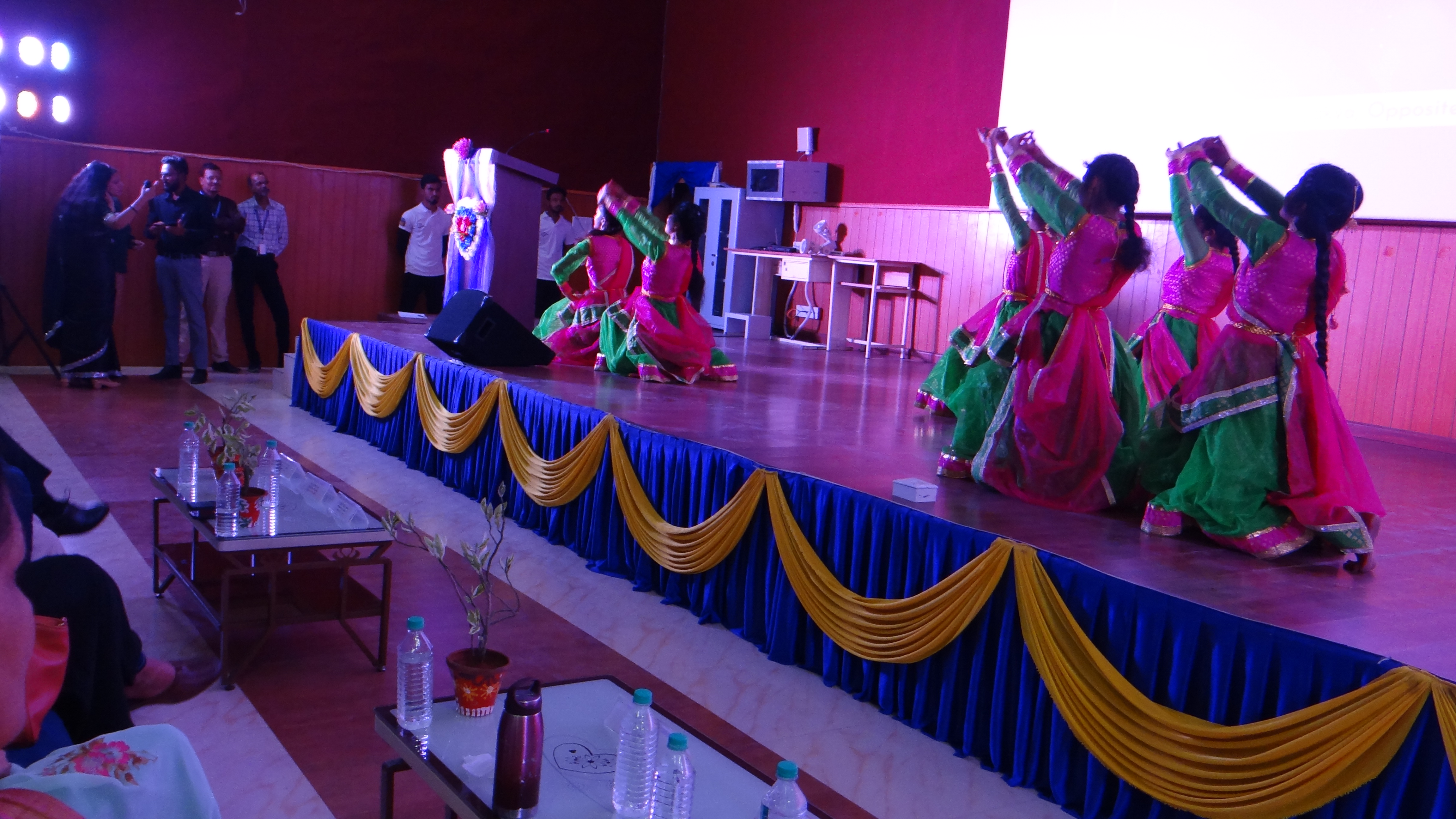 Oriental University - fest