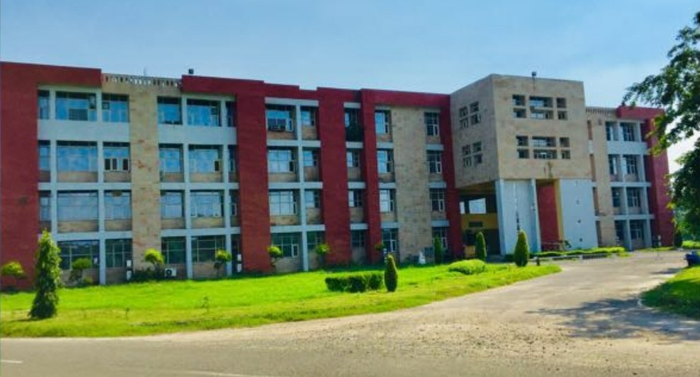 Panjab University (PU CHD) - campus